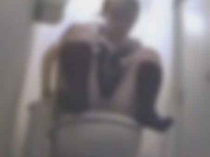 トイレの盗撮動画にJKのウォシュレットオナニーが映ってた例のアレｗｗｗ